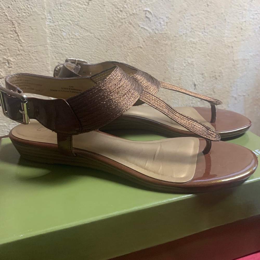 Summer sandals